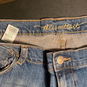 Plus sized. Old Navy. The Sweetheart Jean. 18 Regular. Stretch.